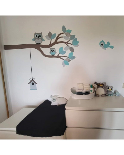 Behang muursticker sierlijke uilentak babykamer lichtblauw met vogeltje.