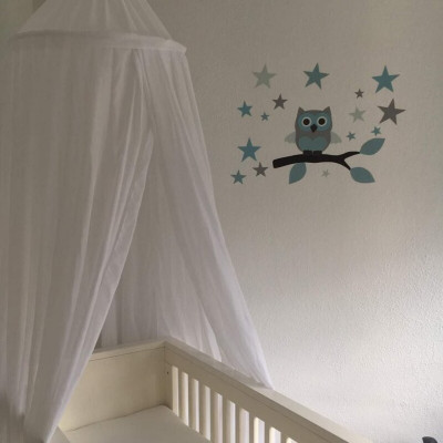 Behang muursticker babykamer in lichtblauw.