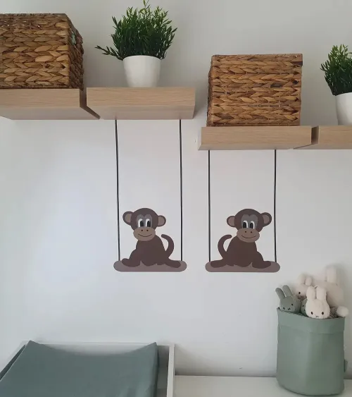 Behangsticker aapje op schommel
