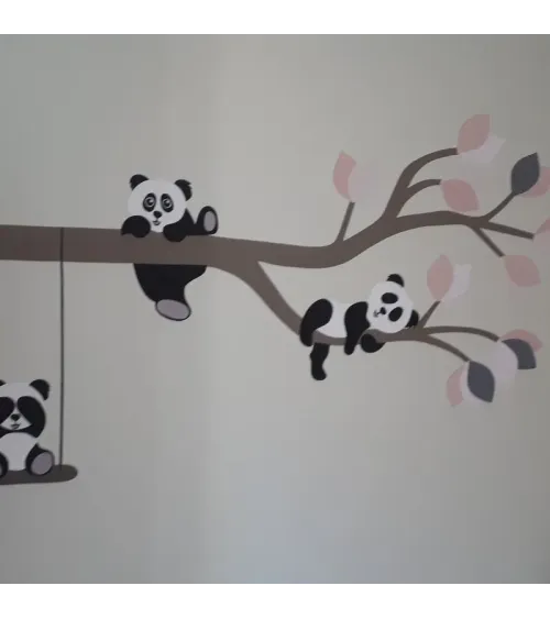 Behang (muur)sticker Sierlijke panda tak met schommel