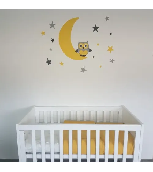 Behangsticker babykamer Uil op de maan met sterren - okergeel