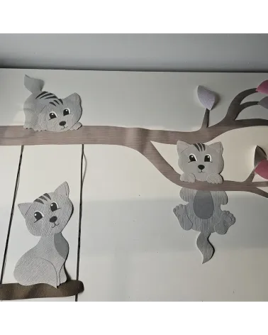 Behang muursticker babykamer tak met poezen.
