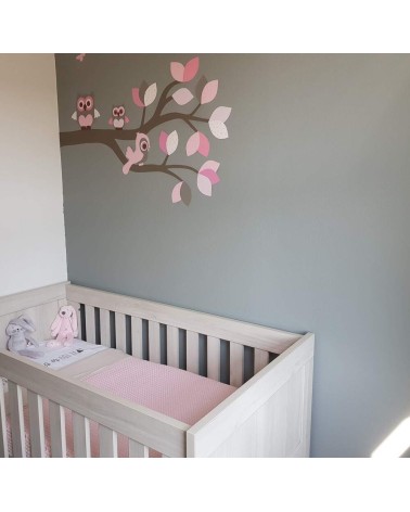 Behangsticker babykamer sierlijke uilentak roze.
