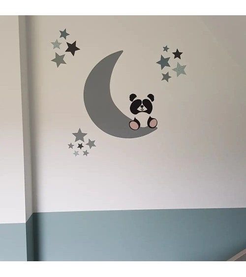 Behangsticker zittende pandabeer op de maan okergeel in terracotta babykamer.