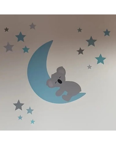 Behangsticker babykamer slapende koalabeer op de maan met sterren lichtblauw.