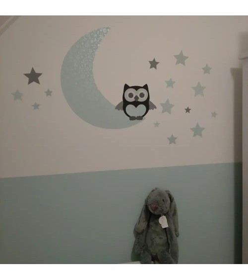 Behang sticker babykamer uiltje op de maan met sterren in mintgroen en okergeel.