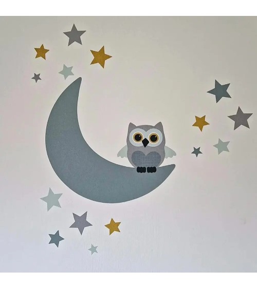 Behang muursticker babykamer uiltje op de maan en sterren in grijs groen.