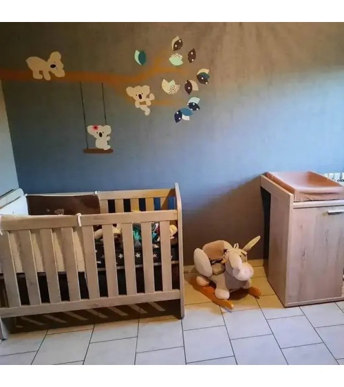 Behangsticker babykamer tak met koalabeertjes roest