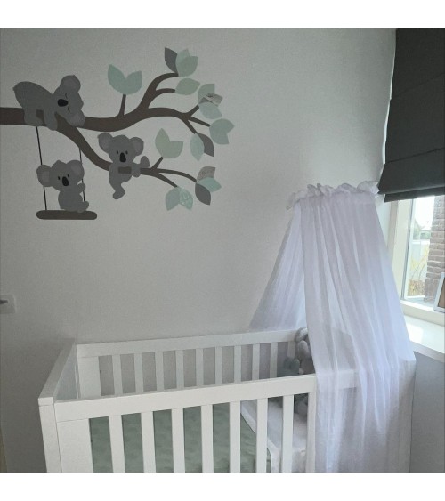 Behangsticker babykamer tak met koalabeertjes roest