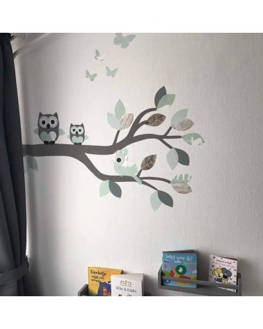 Muursticker mintgroene tak babykamer met tiamo uilen.