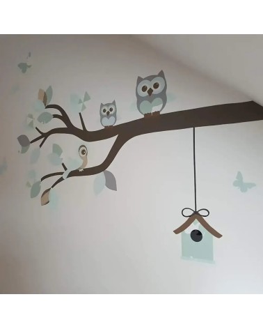 Behangsticker babykamer sierlijke uilentak mintgroen met vlinders en vogelhuisje