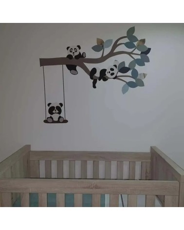 Behangsticker panda tak in oudgroen voor een neutrale babykamer.