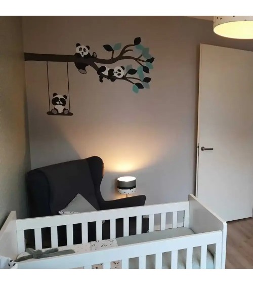 oud groene tak met pandaberen muurdecoratie babykamer.