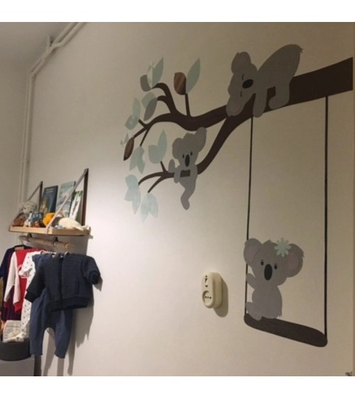 Behangsticker babykamer tak met koalabeertjes roest