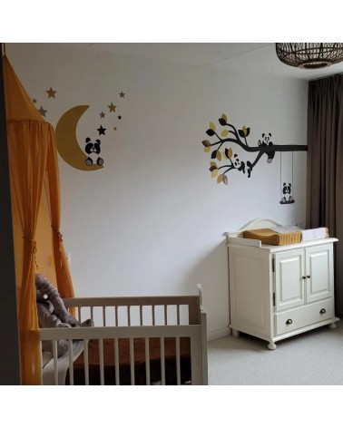 Combi deal set behangstickers babykamer panda op man en pandatak in okergeel.