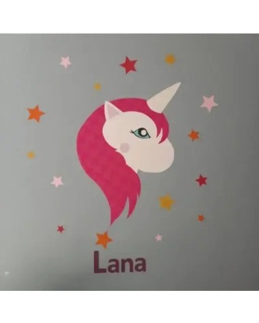 Behangsticker unicorn meisjeskamer met sterren en naamletters.