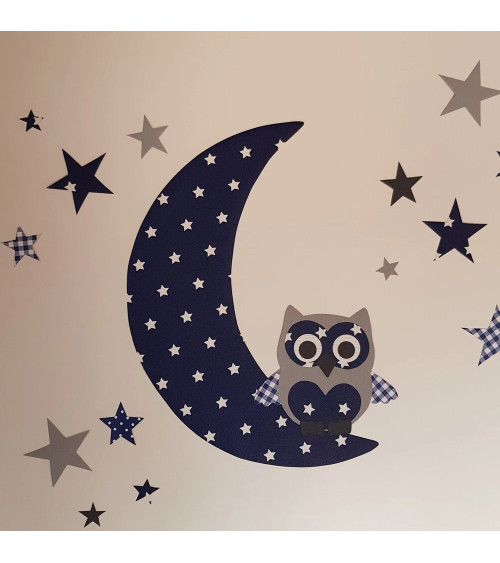 Behang muursticker babykamer uil op de maan met sterren lichtblauw