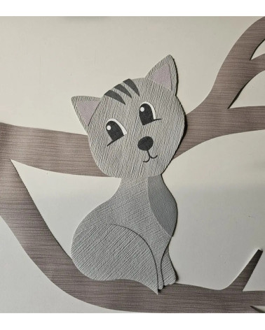 Behangsticker zittende poes op tak.