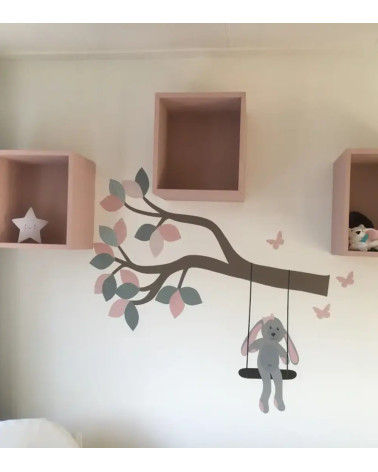 Behangsticker tak met konijn op schommel in oudroze en oudgroen.