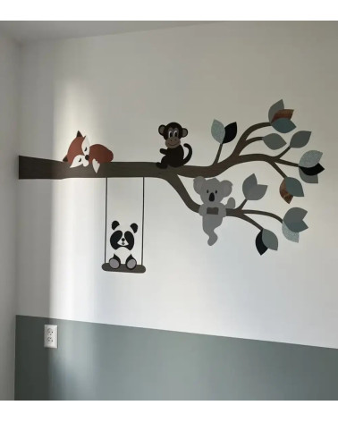 Behang muursticker tak met vrolijke dieren oudgroen.