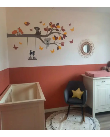 Behangsticker babykamer tak met dieren roest, terracotta en okergeel.