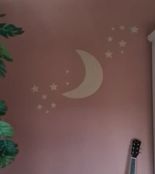 Behangsticker roest en terracotta kleurige maan babykamer boho.