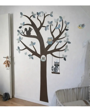 Behang muursticker boom met bosdieren in oudgroen.
