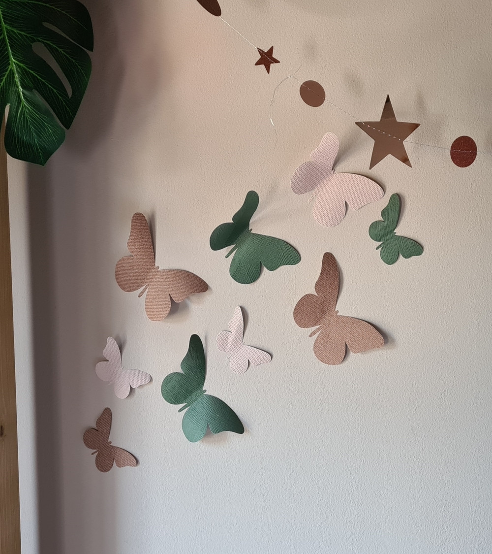 3d vlinders set behangstickers kinderkamer oud roze, terracotta, donkergroen jungle kamer.
