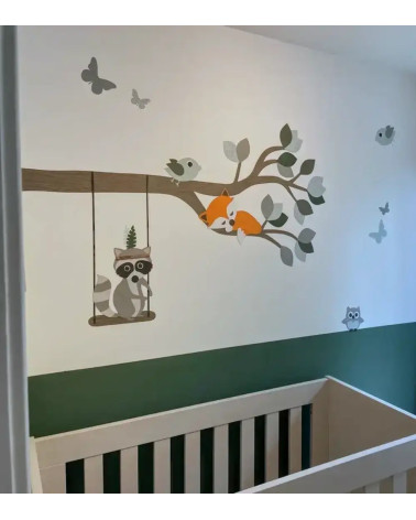 Groene Behangsticker tak met bosdieren babykamer .