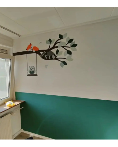 Behangsticker tak met bosdieren babykamer groen.