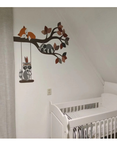 Behangsticker bosdieren babykamer roest.