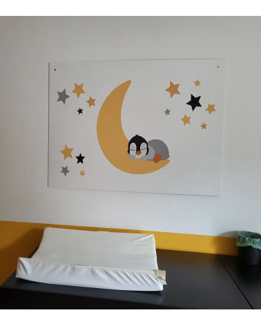 Behangsticker pinguin op de maan op een canvasdoek.