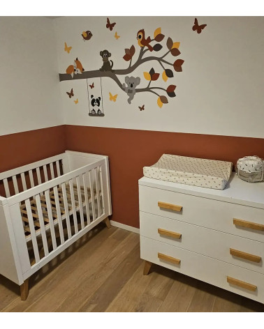 Behangsticker babykamer tak met vrolijke dieren