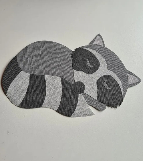 Behangsticker slapende wasbeer rechts.