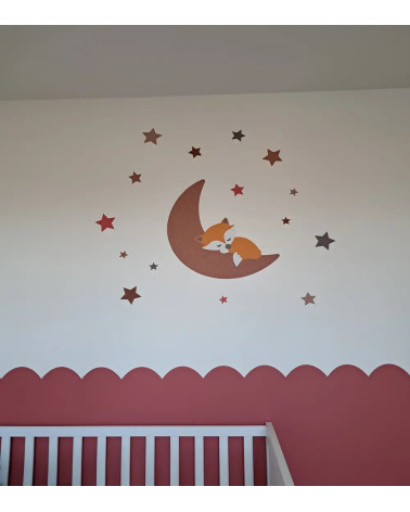 Behangsticker babykamer slapend vosje op de maan roest terracotta.