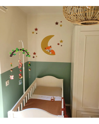 Behangsticker babykamer slapend vosje op de maan okergeel.
