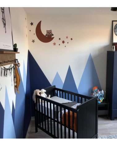Behangsticker babykamer uiltje op de maan met sterren roest bruin.
