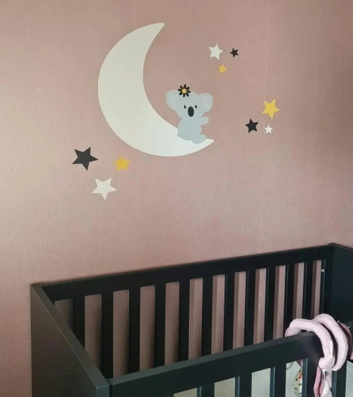 Behang muursticker babykamer zittende koalabeer op de maan