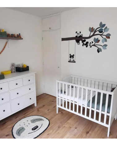 oud groene tak met pandaberen muurdecoratie babykamer.