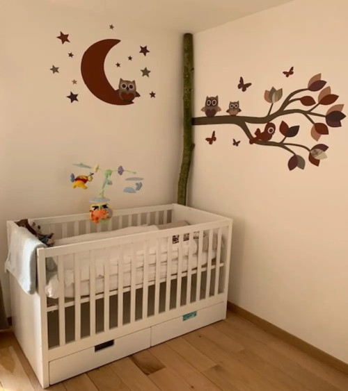 Combi deal set behangstickers uil op de maan met sterren en sierlijke uilentak roest.