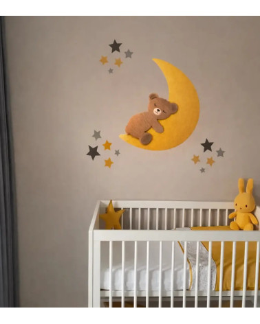 Behangsticker babykamer slapende teddybeer op de maan okergeel.