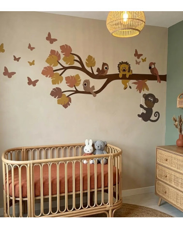 Behangsticker babykamer jungletak met jungledieren in aardetinten.