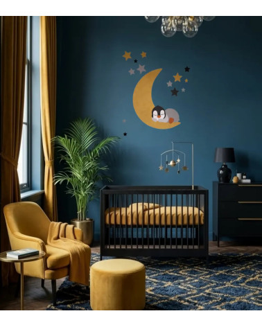 Behangsticker slapende pinguin op de maan okergeel in een luxe blauwe kinderkamer