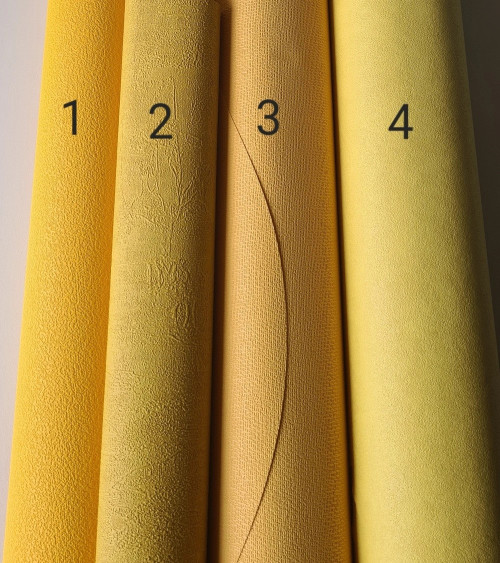 Okergele behang kleuren