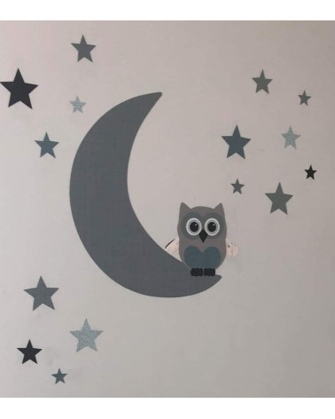 Muurdecoratie babykamer uiltje op de maan met sterren in oudgroen, grijs groen.
