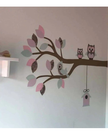Roze en mintgroene sierlijke uilentak, behangsticker meisjeskamer.