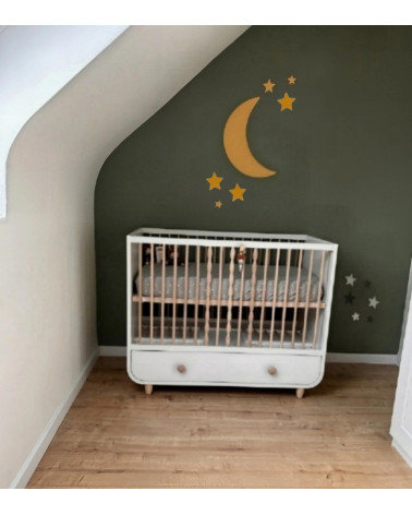 Maan behangsticker babykamer okergeel.