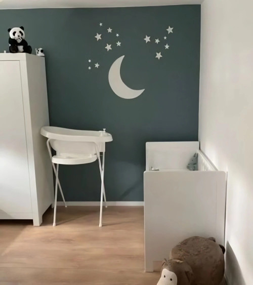 Behangsticker babykamer witte maan met sterren.