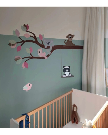 Behang muursticker meisjeskamer, tak met lieve dieren in mintgroen en roze.