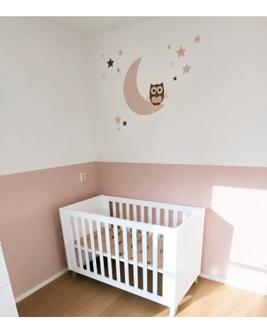 Behang muursticker babykamer uil op de maan oud roze.